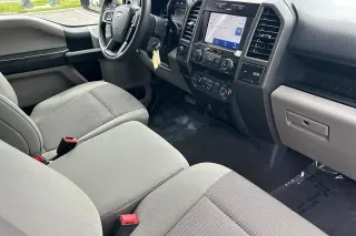 Ford F-250 Super Duty 2022 4x4 XL 4dr Crew Cab 8 ft. LB Camioneta