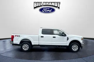 Ford F-250 Super Duty 2022 4x4 XL 4dr Crew Cab 8 ft. LB Camioneta