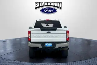 Ford F-250 Super Duty 2022 4x4 XL 4dr Crew Cab 8 ft. LB Camioneta