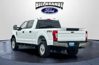 Ford F-250 Super Duty 2022 4x4 XL 4dr Crew Cab 8 ft. LB Camioneta