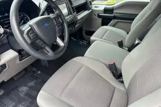 Ford F-250 Super Duty 2022 4x4 XL 4dr Crew Cab 8 ft. LB Camioneta