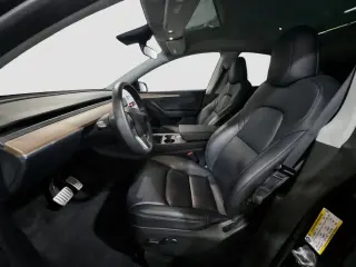 Tesla Model Y 2023 AWD Performance 4dr Crossover