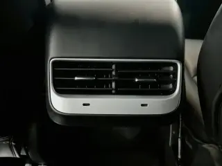Tesla Model Y 2023 AWD Performance 4dr Crossover