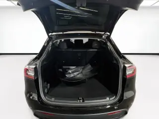 Tesla Model Y 2023 AWD Performance 4dr Crossover