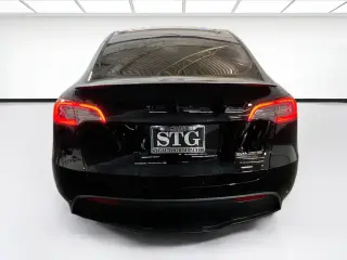 Tesla Model Y 2023 AWD Performance 4dr Crossover