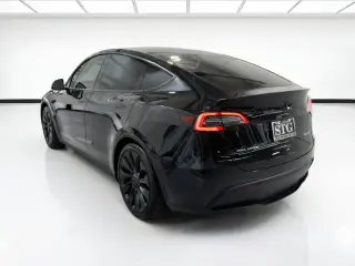 Tesla Model Y 2023 AWD Performance 4dr Crossover