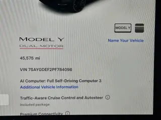 Tesla Model Y 2023 AWD Performance 4dr Crossover