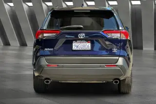 Toyota RAV4 2025 AWD XLE Premium 4dr SUV