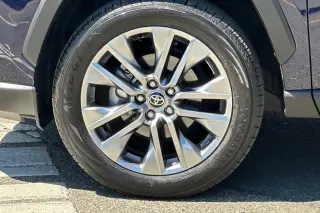 Toyota RAV4 2025 AWD XLE Premium 4dr SUV