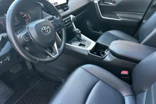 Toyota RAV4 2025 AWD XLE Premium 4dr SUV