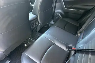 Toyota RAV4 2025 AWD XLE Premium 4dr SUV