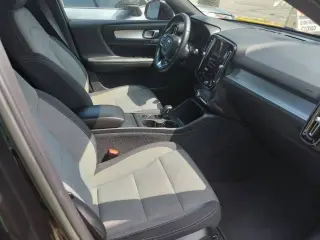 2023 Volvo XC40