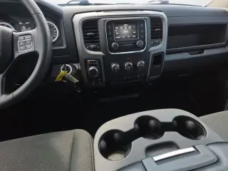 Ram 1500 Classic 2023 4x4 Tradesman 4dr Crew Cab 5.5 ft. SB Pickup