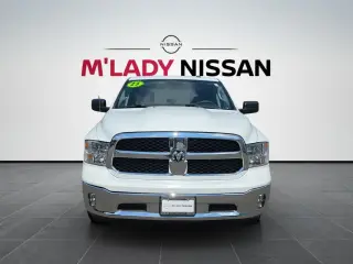 Ram 1500 Classic 2023 4x4 Tradesman 4dr Crew Cab 5.5 ft. SB Pickup