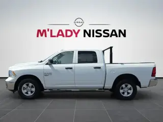 Ram 1500 Classic 2023 4x4 Tradesman 4dr Crew Cab 5.5 ft. SB Pickup