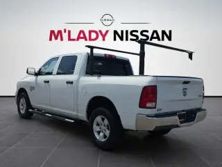 Ram 1500 Classic 2023 4x4 Tradesman 4dr Crew Cab 5.5 ft. SB Pickup