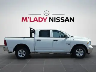 Ram 1500 Classic 2023 4x4 Tradesman 4dr Crew Cab 5.5 ft. SB Pickup