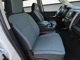 Ram 1500 Classic 2023 4x4 Tradesman 4dr Cabina Crew Camión 5.5 ft. SB