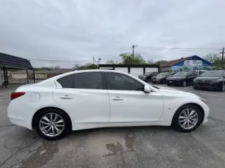 2015 INFINITI Q50