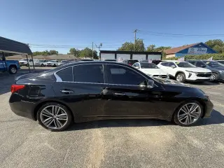 2017 INFINITI Q50