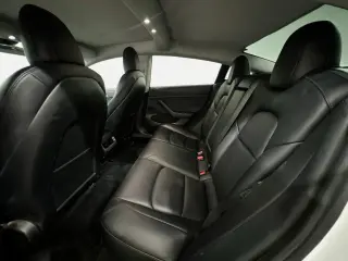 Tesla Model 3 2022 4dr Sedán