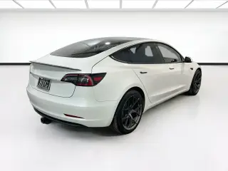 Tesla Model 3 2022 4dr Sedán