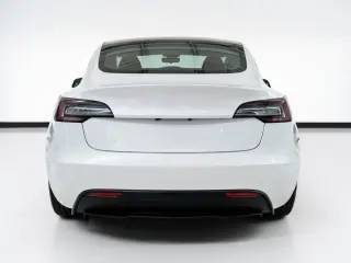 Tesla Model 3 2022 4dr Sedán