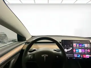 Tesla Model 3 2022 4dr Sedán