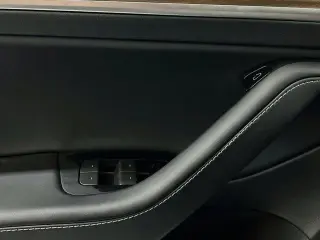 Tesla Modelo 3 2024 4 puertas Sedán