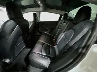 Tesla Modelo 3 2024 4 puertas Sedán
