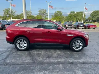 Jaguar F-PACE 2017 AWD 35t Prestige 4 SUV