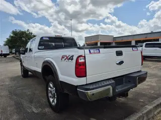 Ford F-350 Super Duty 2016 4x4 Lariat 4dr Crew Cab 6.8 ft. SB SRW Pickup