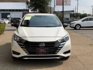 Nissan Versa 2024