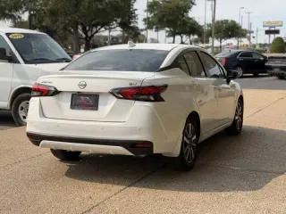 Nissan Versa 2024