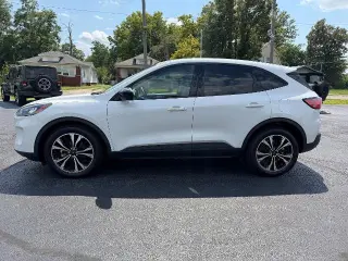 Ford Escape Hybrid 2022 SE 4dr SUV