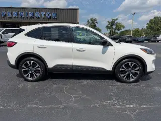 Ford Escape Hybrid 2022 SE 4dr SUV