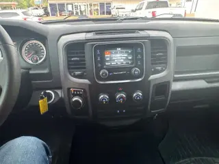 Ram 1500 Classic 2019 4x2 Tradesman 4dr Cabina Extendida 5.5 ft. Camioneta Pickup