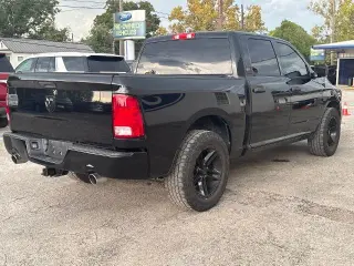 Ram 1500 Classic 2019 4x2 Tradesman 4dr Cabina Extendida 5.5 ft. Camioneta Pickup