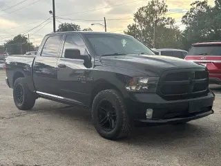 Ram 1500 Classic 2019 4x2 Tradesman 4dr Cabina Extendida 5.5 ft. Camioneta Pickup