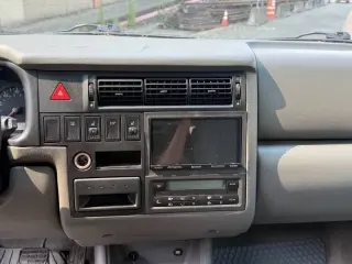 Volkswagen EuroVan 2003