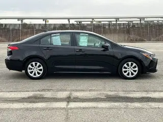 Toyota Corolla 2025 LE Sedán 4 puertas