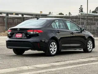 Toyota Corolla 2025 LE Sedán 4 puertas