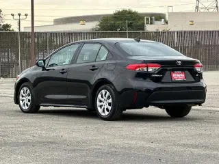Toyota Corolla 2025 LE Sedán 4 puertas