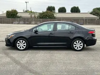 Toyota Corolla 2025 LE Sedán 4 puertas