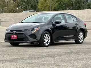 Toyota Corolla 2025 LE Sedán 4 puertas