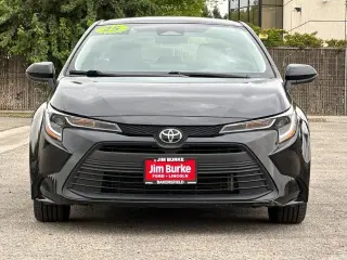 Toyota Corolla 2025 LE Sedán 4 puertas