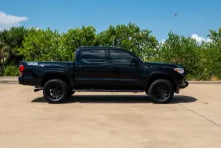 Toyota Tacoma 2021 4x2 SR 4puertas Doble Cabina 5.0 ft SB