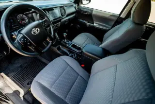 Toyota Tacoma 2021 4x2 SR 4puertas Doble Cabina 5.0 ft SB