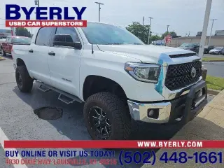 Toyota Tundra 2018 4x4 SR5 4dr CrewMax Cab Camioneta SB (4.6L V8)