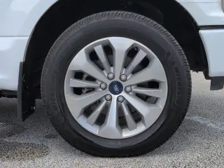 Ford F-150 2018 4x2 XL 4 puertas SuperCrew caja larga 5.5 pies SB